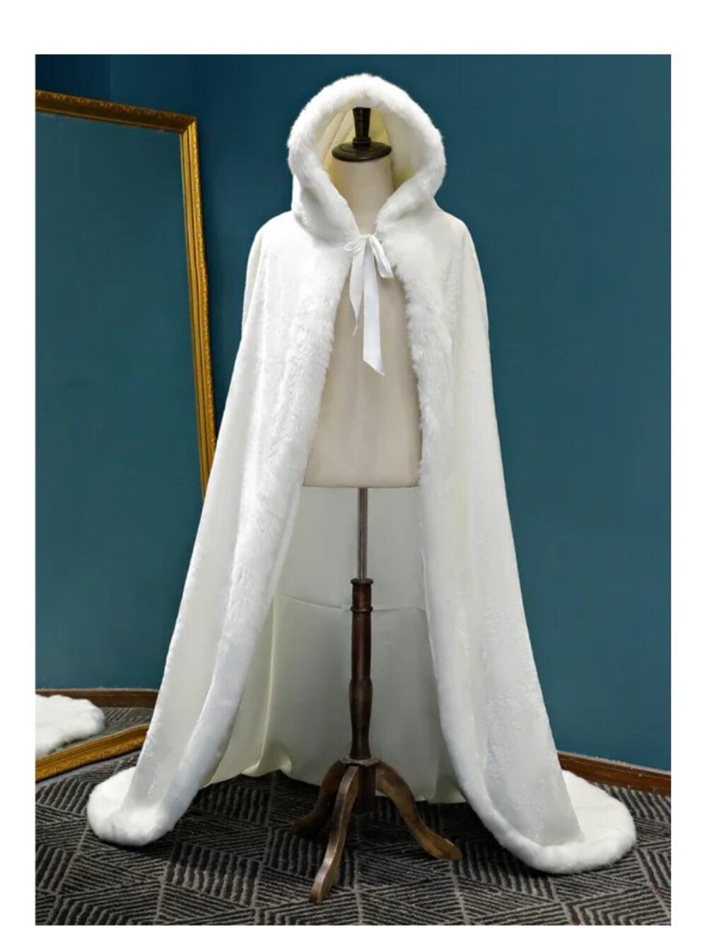 JJS House Brand New White Cloak with Hood and Fur on trim - Picture 4 of 6